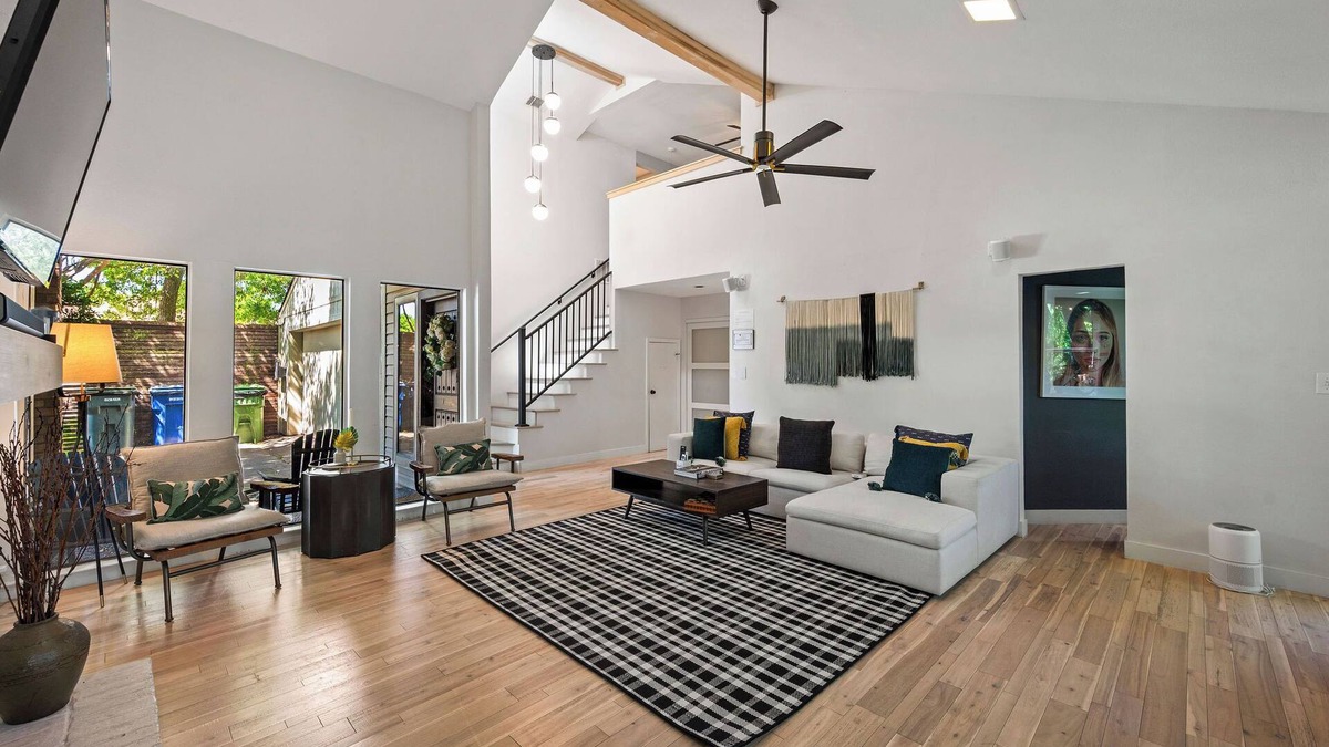 Garland House | One-of-a-Kind Mansion with Treehouse Suite *Location*