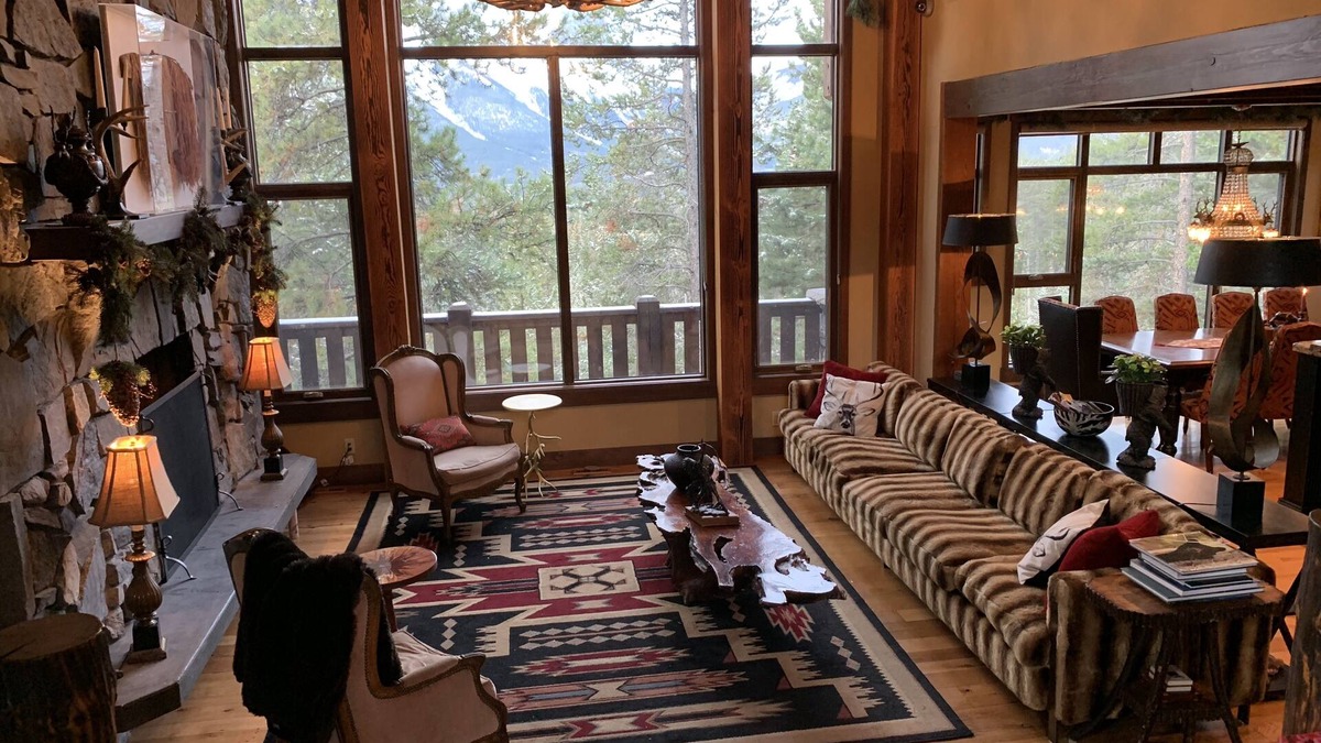Silvertip House | One Of A Kind Mountain Home With Gorgeous mountain Views