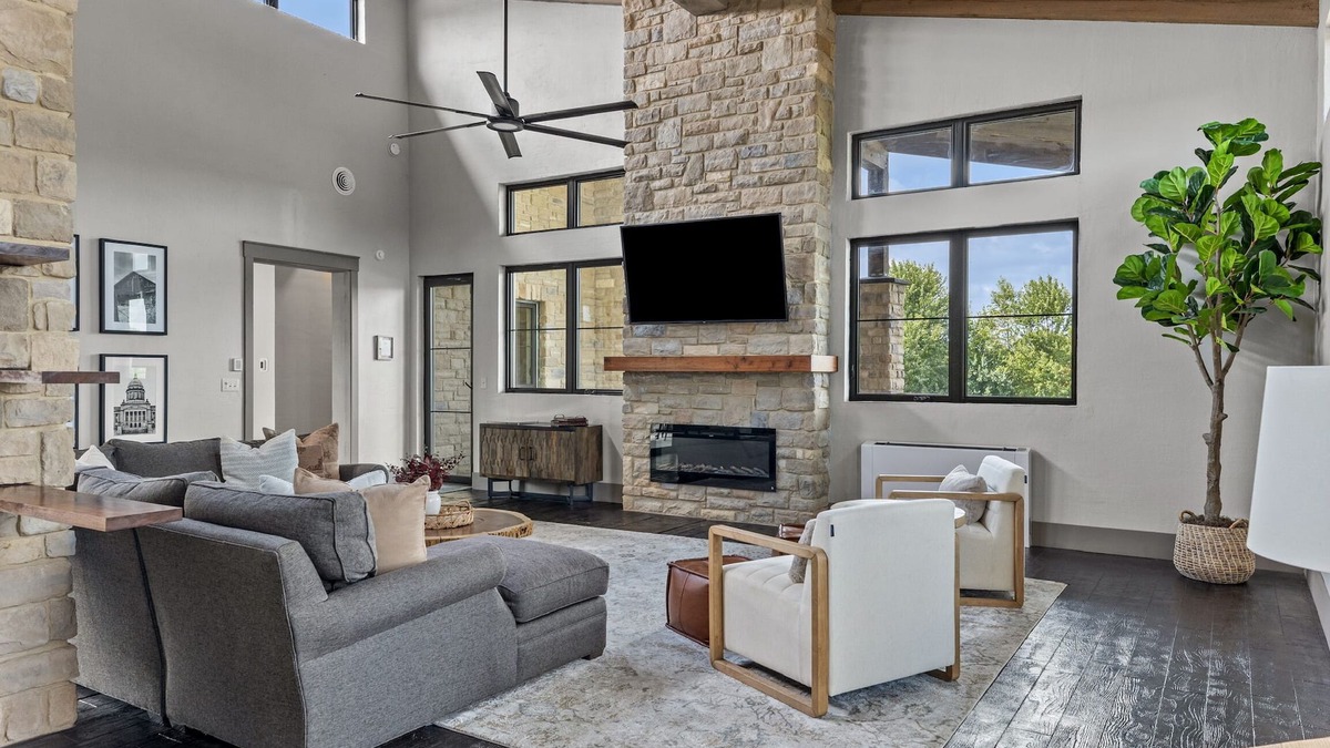 Lexington House | ONE OF A KIND Sanctuary with POOL. Keeneland, Bourbon Trail