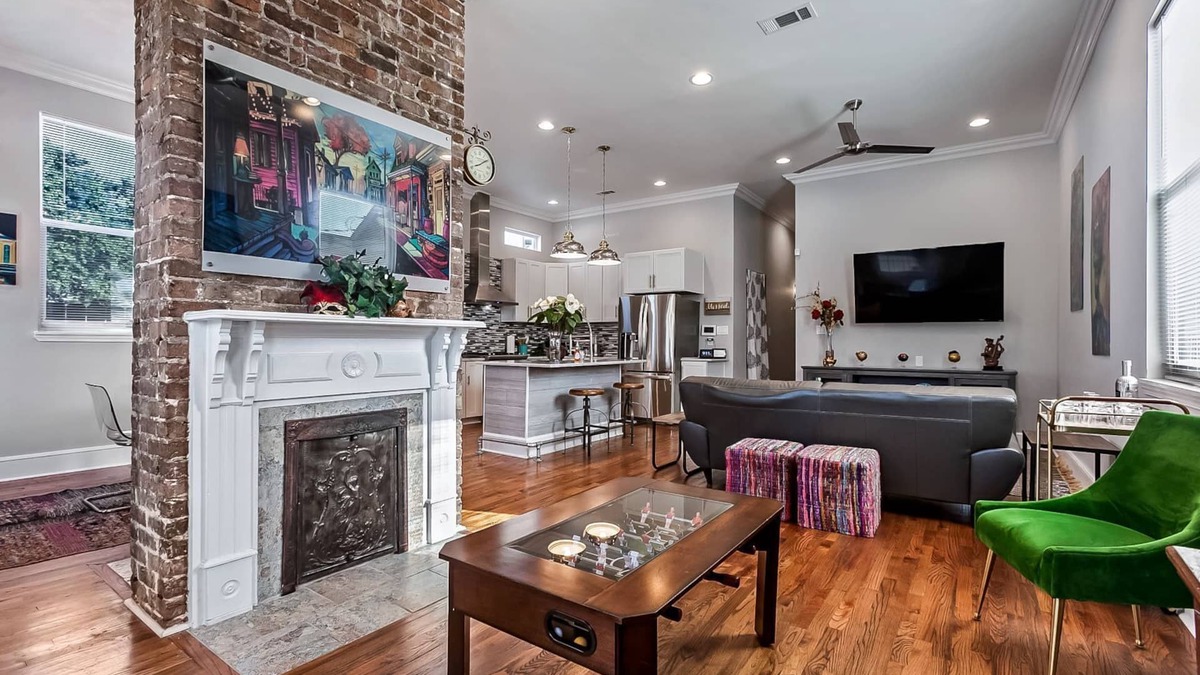 Tulane - Gravier House | One of New Orleans’ BEST Safe and Sanitized AirBnBs! Chill at Andersonville.