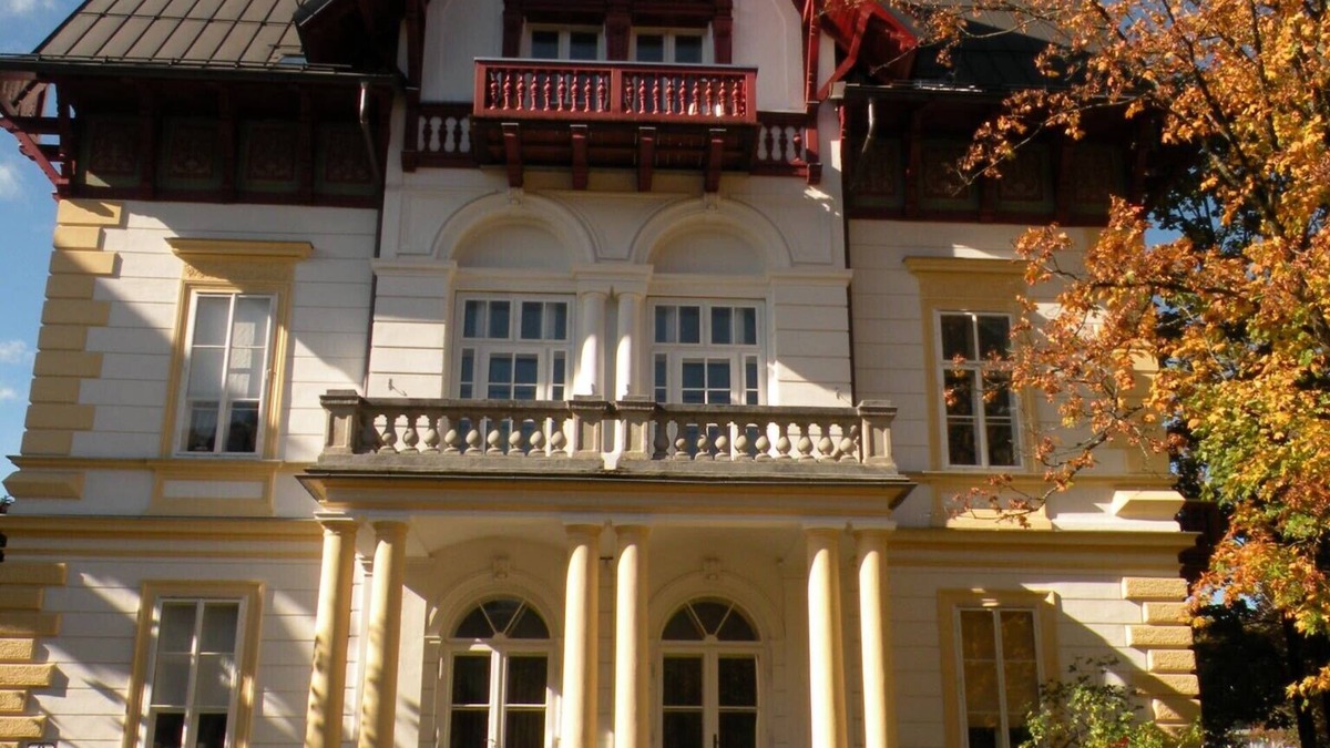 Bad Ischl Apartment | One of the most beautiful Villas of the Salzkammergut and best site of Bad Ischl