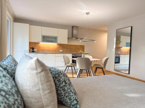 Seekirchen Markt Apartment | "ONE" - Premium Apartments Seekirchen - Dein Rückzugsort mit exklusivem Flair und privater Terrasse