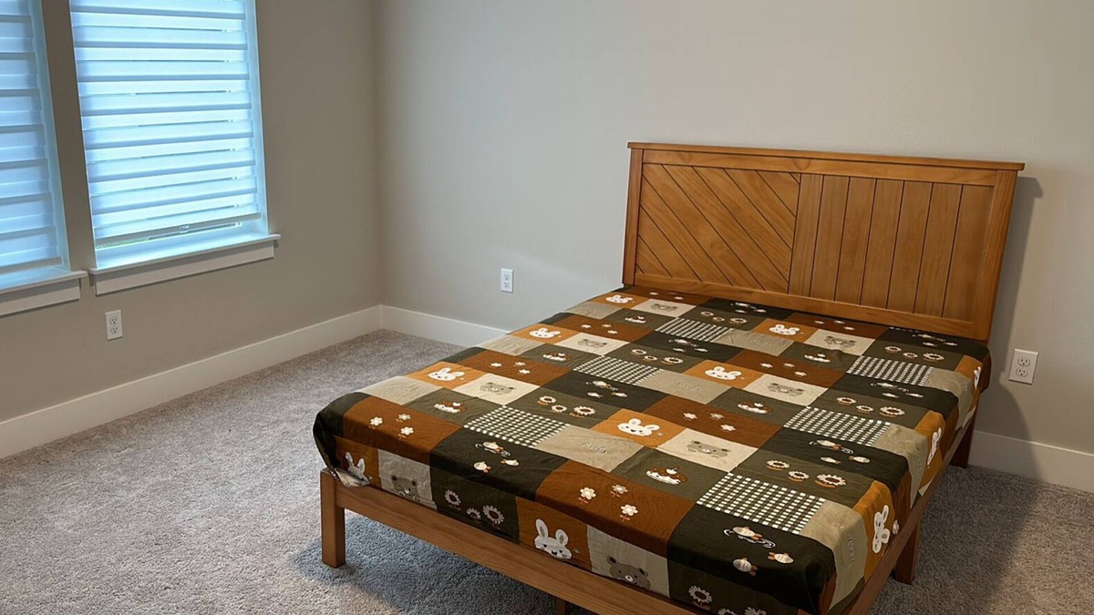 Seattle Hill-Silver Firs House | One room with attached bathroom for rent