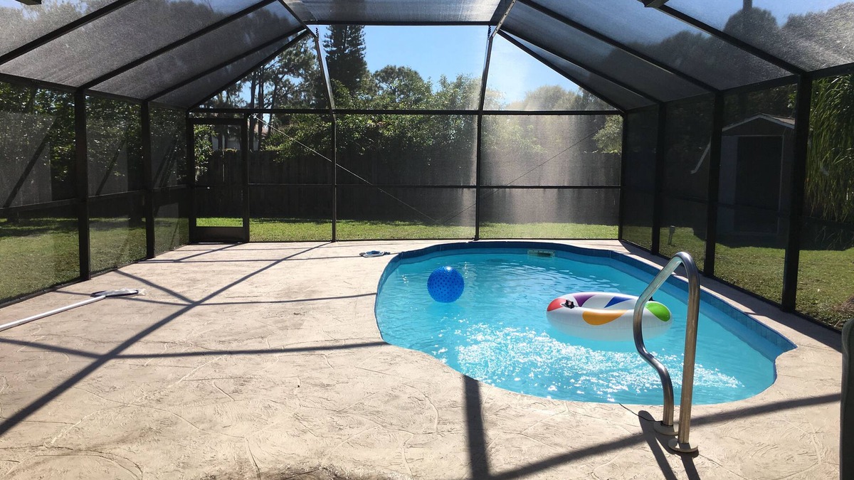North Port House | One Shell 🐚 of a house/private heated swimming pool/WIFI