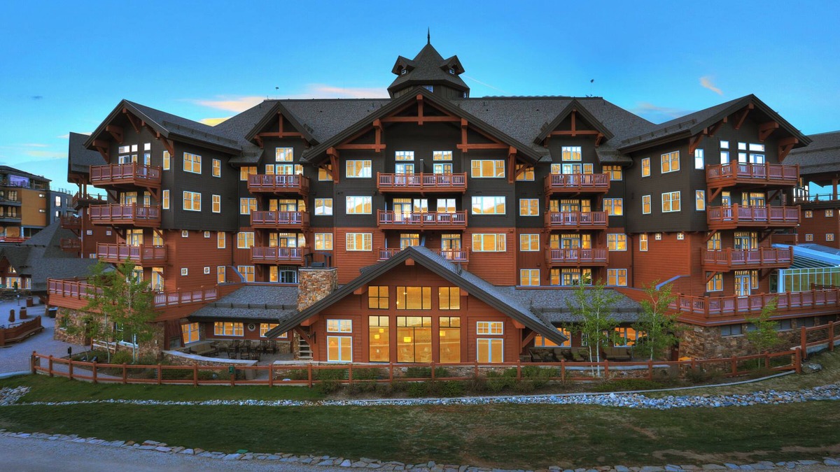 Peak 8 Condo | One Ski Hill 2BR Penthouse Ski-In/Out w/Stunning Gondola & Mountain Views