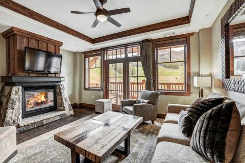 Peak 8 Apartment | One Ski Hill Place S8421