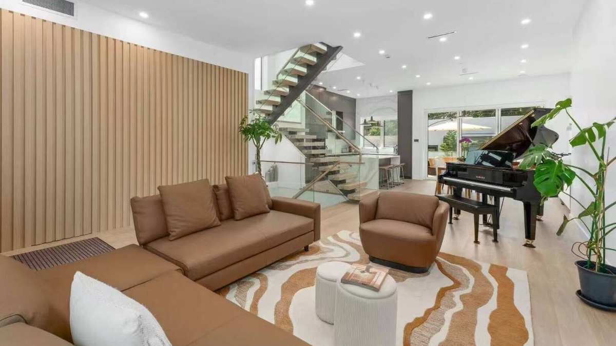 Dunbar House | One-year New Luxury House on Vancouver West Side