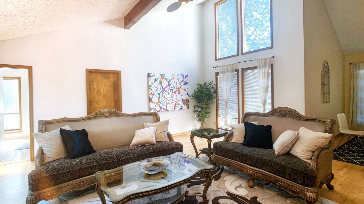 Vancouver House | #Oneofakind 5B Retreat w/Pool table,Sauna,Koi Pond