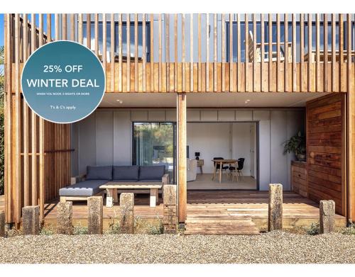 Onetangi Apartment | Onetangi Beach Stays Studio 1 - Coast & Country