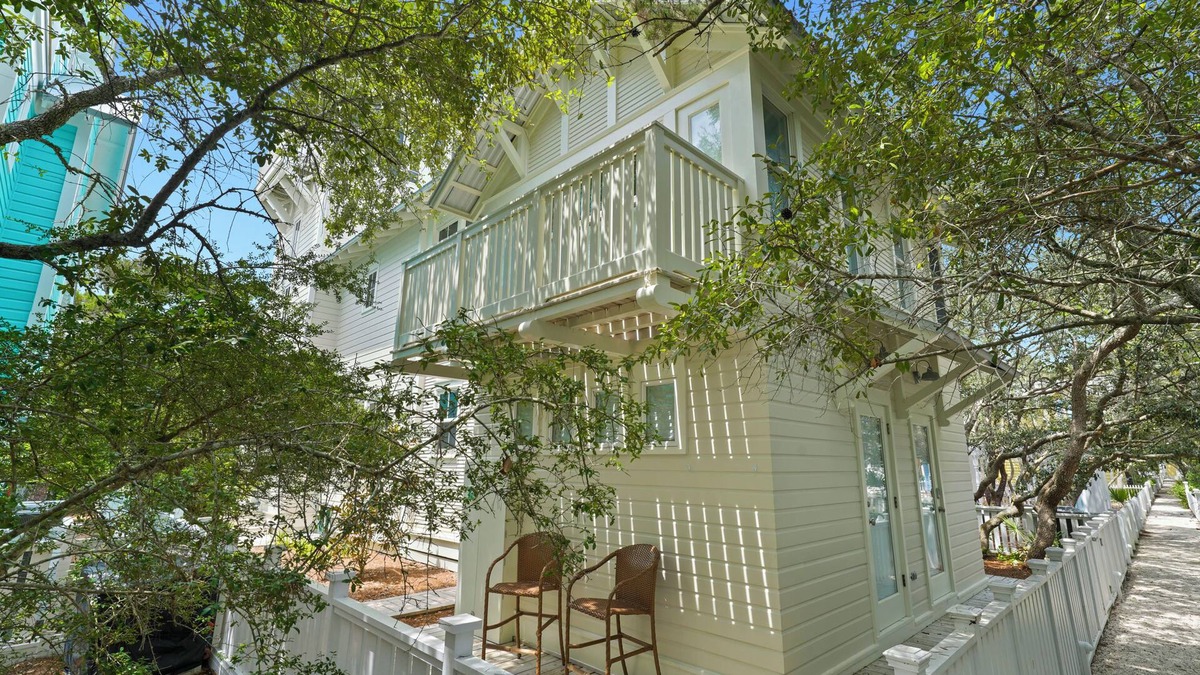 Seaside House | Only 381 Ft. to Beach in Seaside & 1 Block to Town; + 2 Bikes, A Rise & Shine