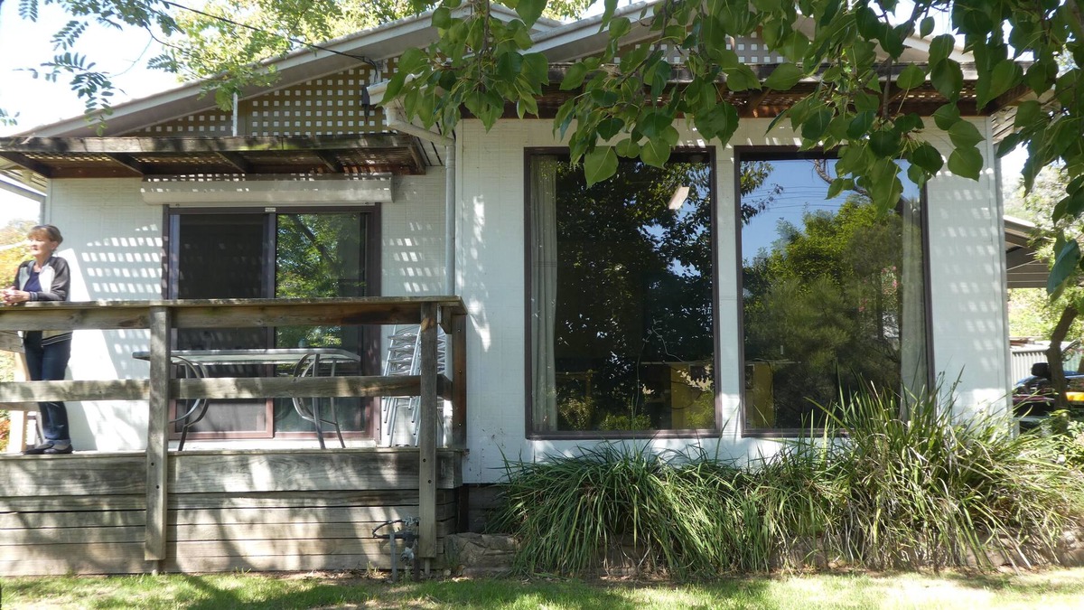 Mount Beauty House | Only 3BR Holiday House with 4 Split Sys, 4 TV's, 2 Toilets, 2 Showers, Garage