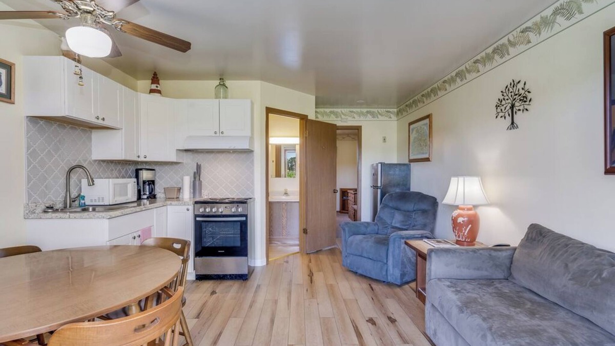 Chincoteague Condo | Only 5 min to Assateague National Seashore!