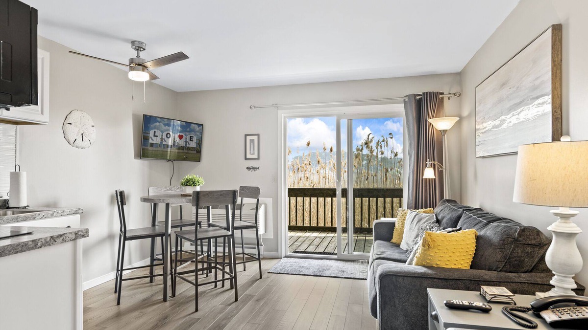 Chincoteague Condo | Only 5 min to Assateague National Seashore!