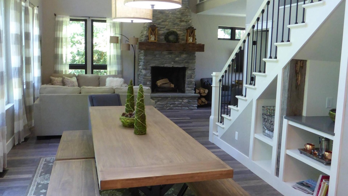 Ligonier House | Only A Few Days Available, Book Your Fall Getaway Now!