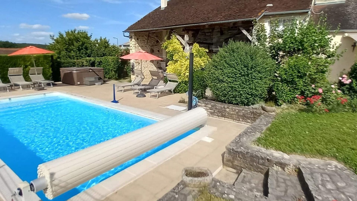 Roffey House | Only for you : house 4 * near Chablis 2h Paris, private heated pool, SPA, air c