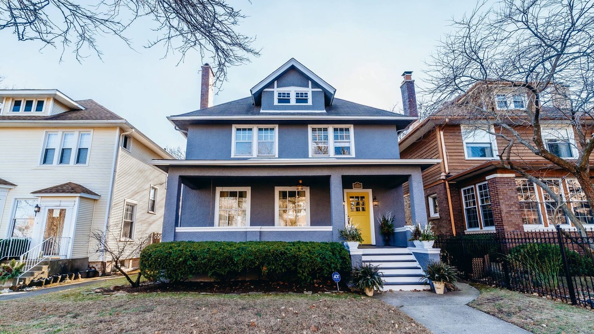 Rogers Park House | Only Urban Beach House in Chicago