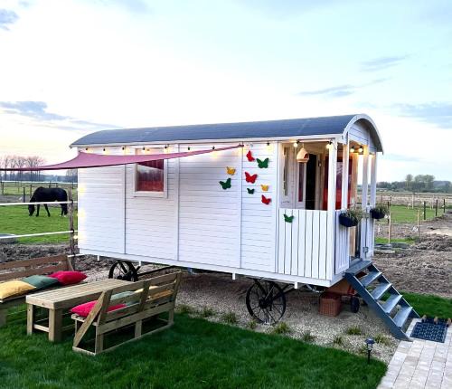 Helen-Bos Bed & Breakfast | Ontwaken tussen de paarden