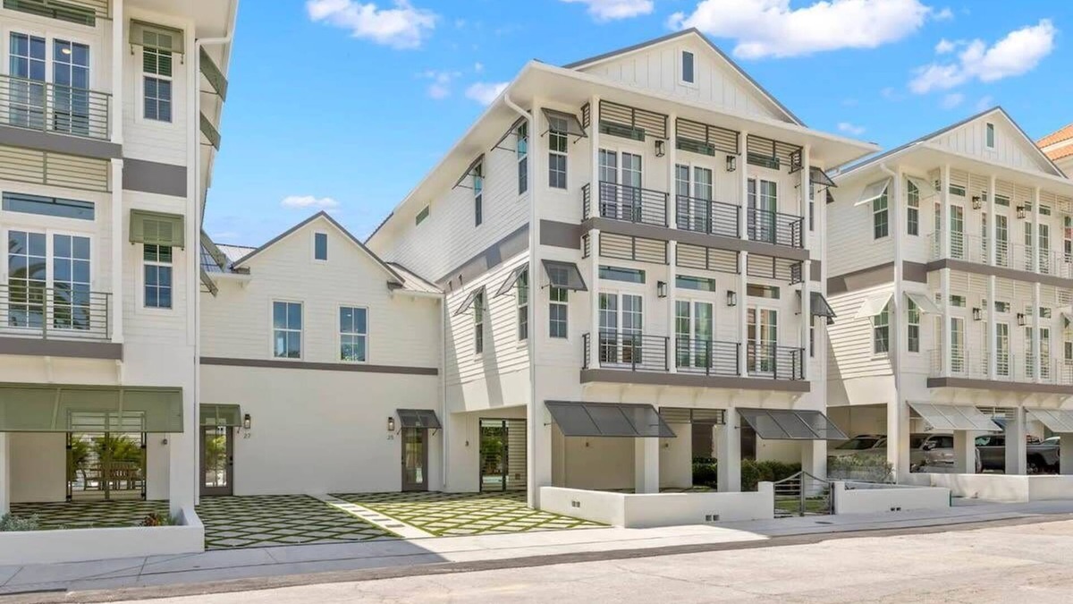 Clearwater Beach House | Onyx House at The Gemma