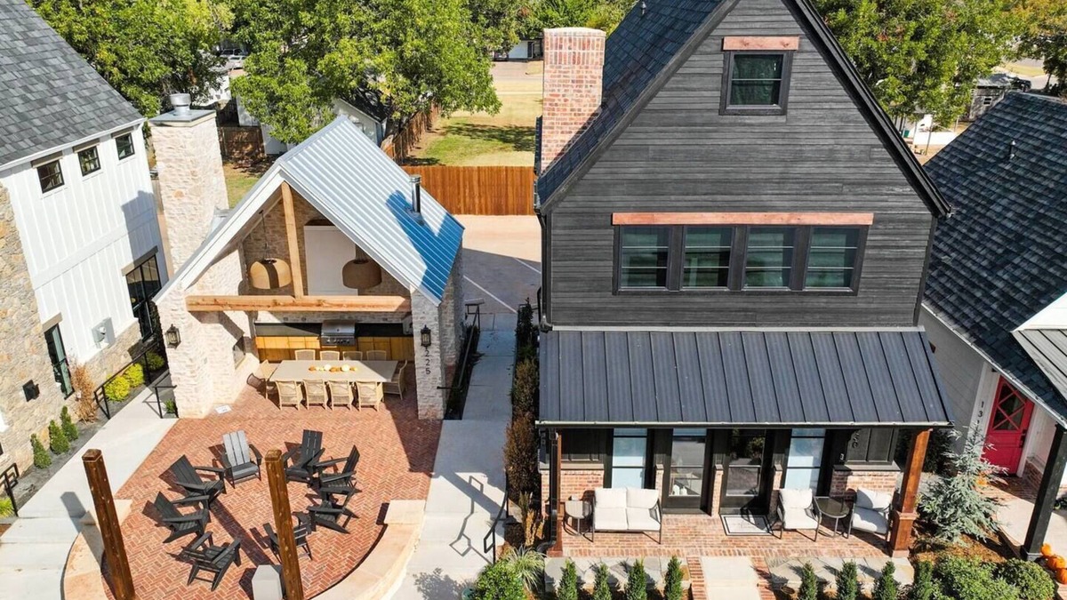 Edmond House | ONYX@TheLark | Designer Edmond Oasis