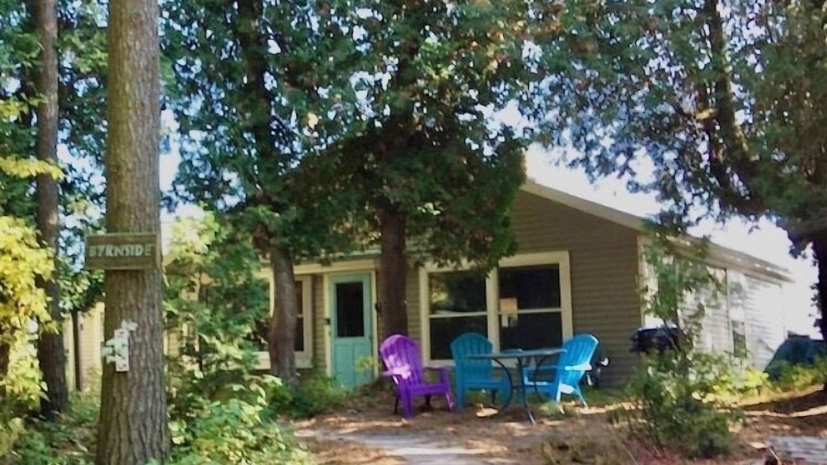 Oostburg Cottage | Oostburg,WI Beach front cottage on Lake Michigan