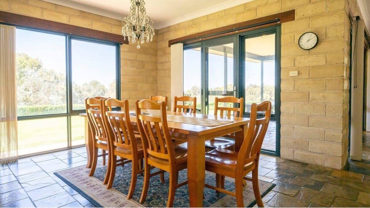 Canobolas House | Opal View - Serene Sanctuary, Close to Cadia