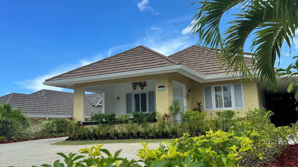 St. Ann's Bay Villa | Opal Villa @ The Crest Luxury 4-Bedroom Getaway with Pool & Private Beach Access