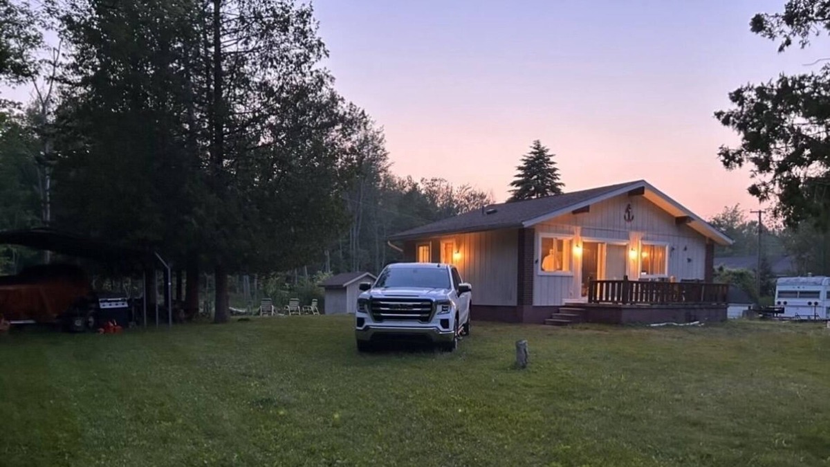Port Hope Cottage | !OPEN BOOK for summer 24’! Port Hope cottage across from Lighthouse County park.