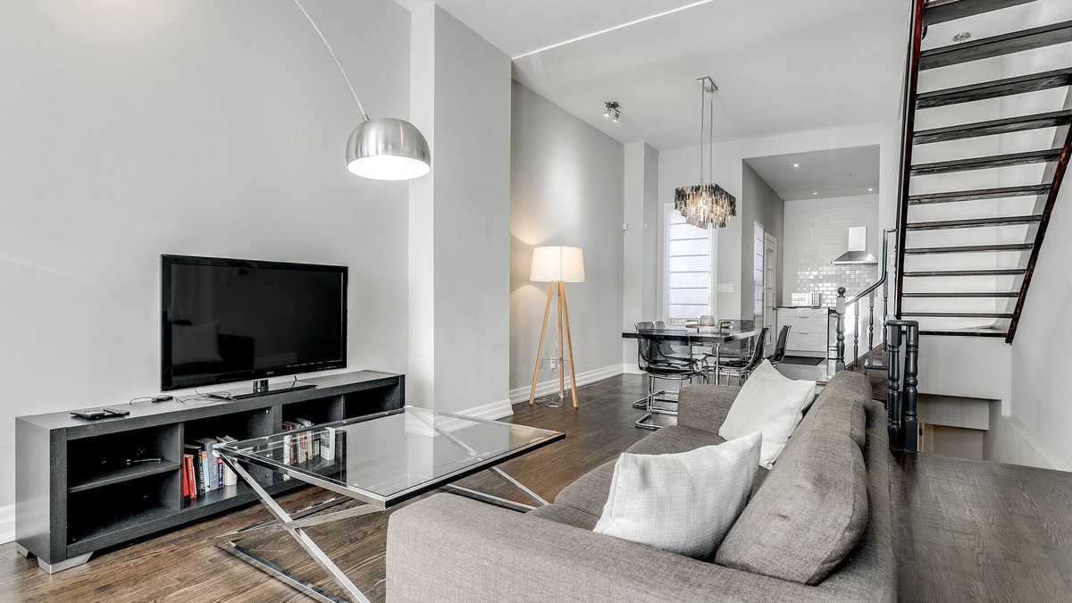 Palmerston Apartment | Open Concept Modern Little Italy Home