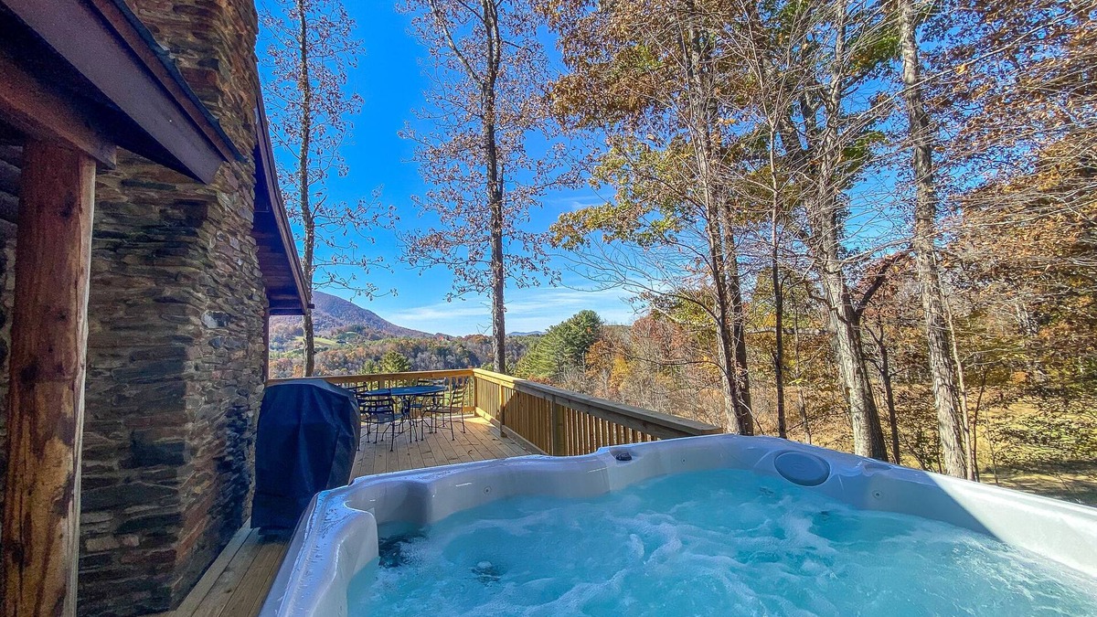 Lansing Cabin | OPEN FOR BOOKINGS! 2BR/1BA Hot Tub & Mtn Views