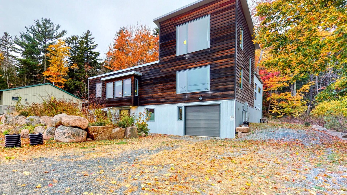 Otter Creek House | Open & inviting home near the ocean w/free WiFi, firepit, & private washer/dryer