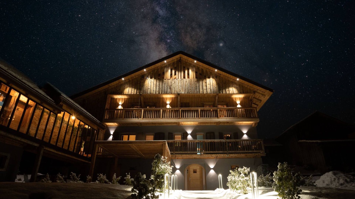 Le Petit-Bornand-les-Glieres Bed & Breakfast | Open Living Hôtel & Spa - Chalet Avec Jacuzzi, Sauna, Hammam, Billard