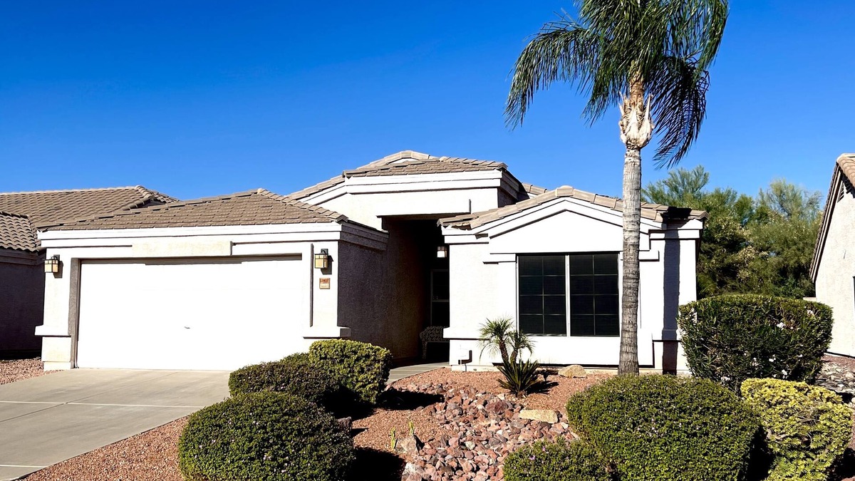 Canyon Ridge West House | Open Living Space in Family-friendly Neighborhood