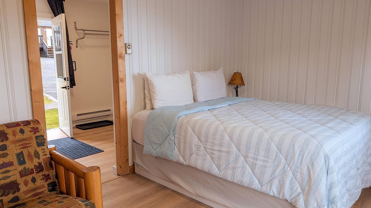 Ucluelet Cottage | Open Living Suite | Ocean View