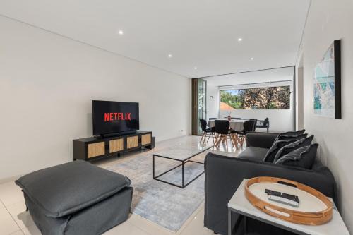Bondi Beach Apartment | Open-Plan 2BR Unit with Parking in Prime Bondi Beach