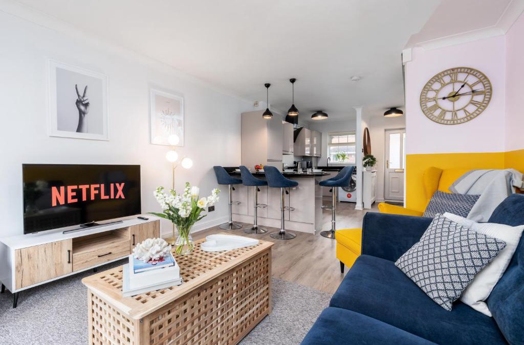 Wythenshawe House | Open Plan Contemporary Home - Designed for Contractors