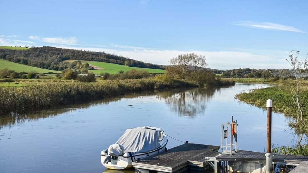 North Stoke Ski Chalet | open-plan living accommodation with lounge/kitchen/dining.