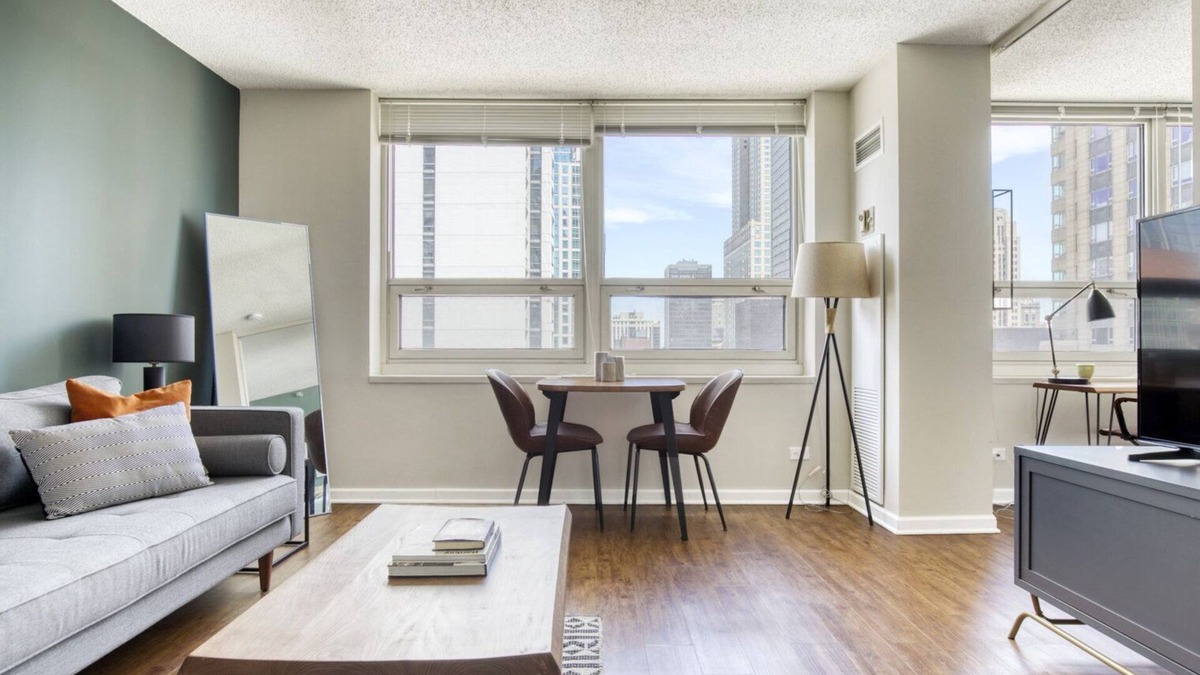 Rush and Division Apartment | Open River North 1BR w/Gym, W/D, near Magnificent Mile, by Blueground