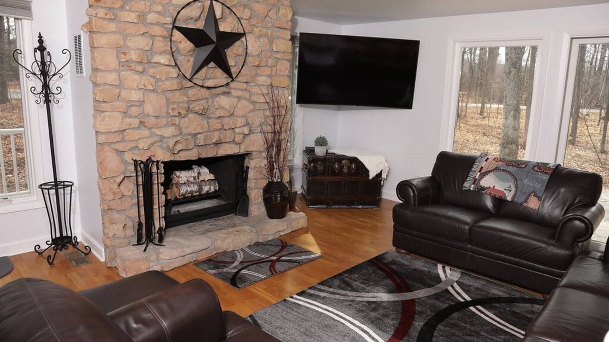 Egg Harbor Cottage | Open Year-Round. Pristine Cottage Minutes from Egg Harbor.