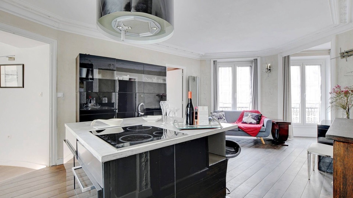 Quartier de la Porte-Saint-Denis Apartment | Opera Chic : a unique apartment in the heart of Paris