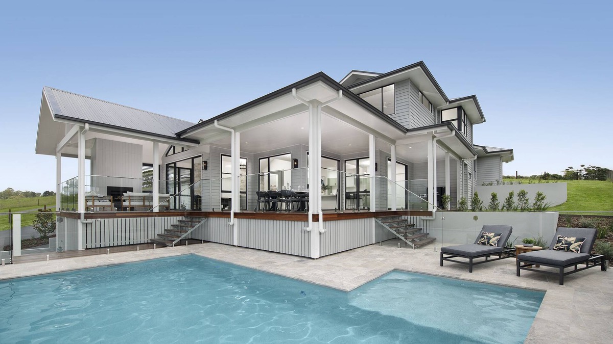Maleny House | Ophelia l Grand Lady of Maleny l Heated Pool