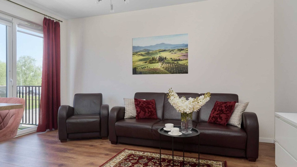 Fabryczna Apartment | Opoczyńska 14 | Elegant Apartment | Desk