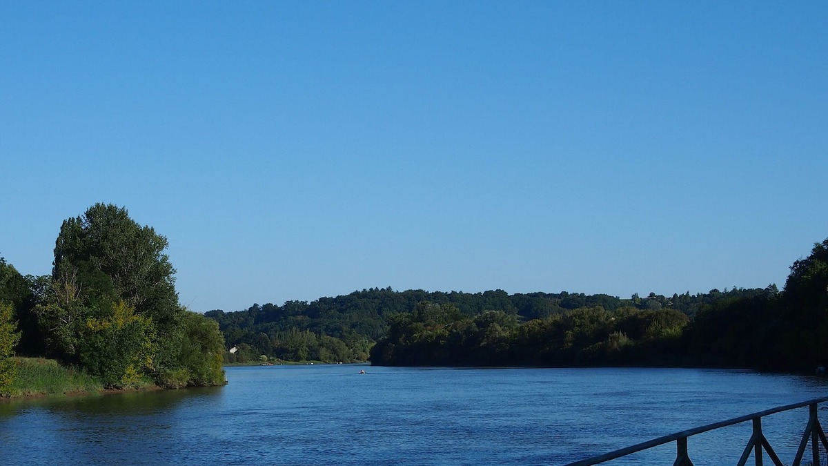 Cabara House | Opposite Saint-Emilion, by the river, in the heart of the Bordeaux vineyards
