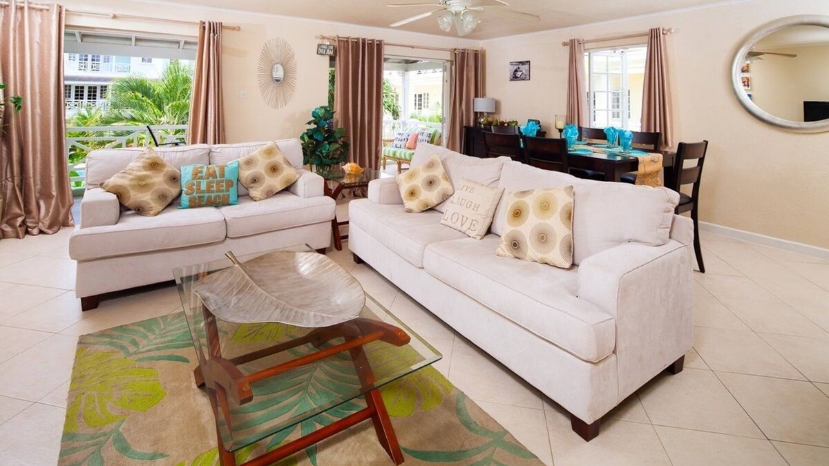 Hastings Apartment | Oppposite Beach with Pool - Margate #4