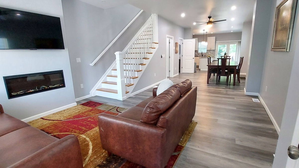 Avondale House | Opulent 4 Bdrm, Sleeps 12, Minutes From Downtown!