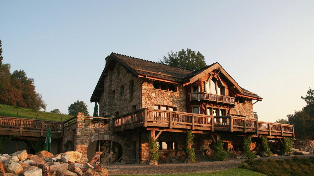 Bellevaux House | Opulent Chalet in Thirimont with Turkish Steambath & Sauna