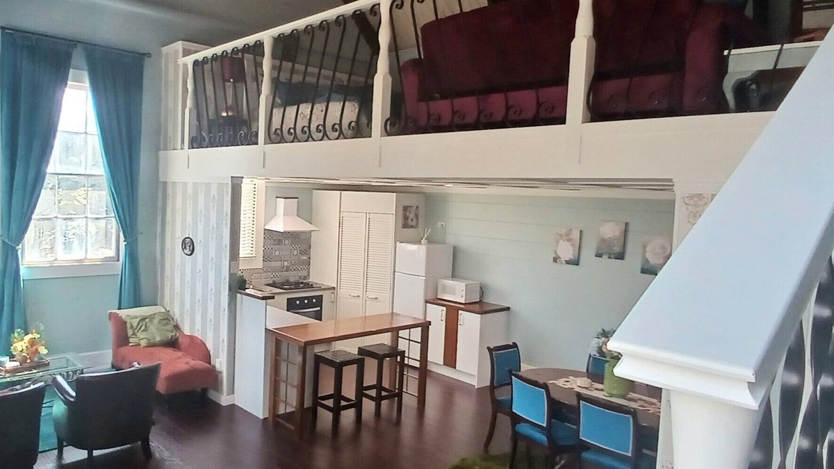 Kaipara District Apartment | Opulent1-Bdr elegant Guest-Wing at the 150-yr-old Aratapu School House