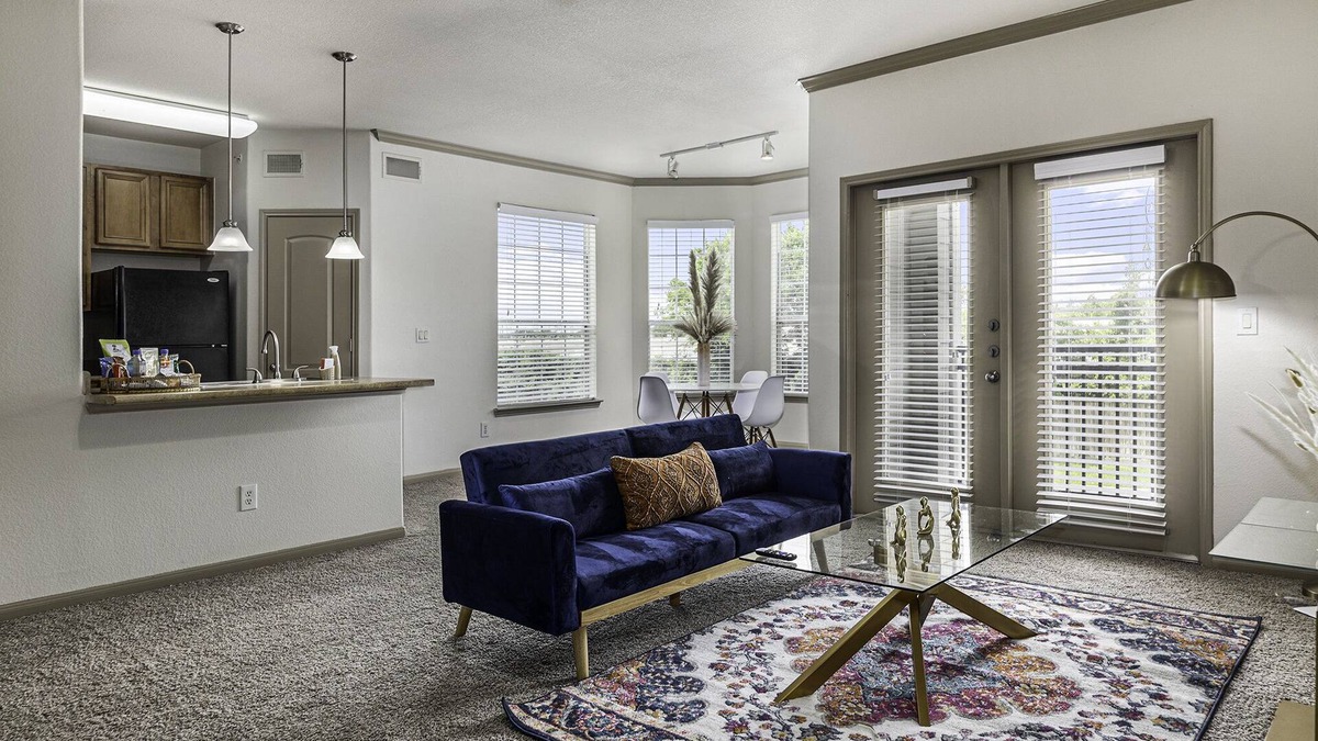 Webster House | Opuluxe 2BD/2BA Stylish Suites w/ Pool & Gym!