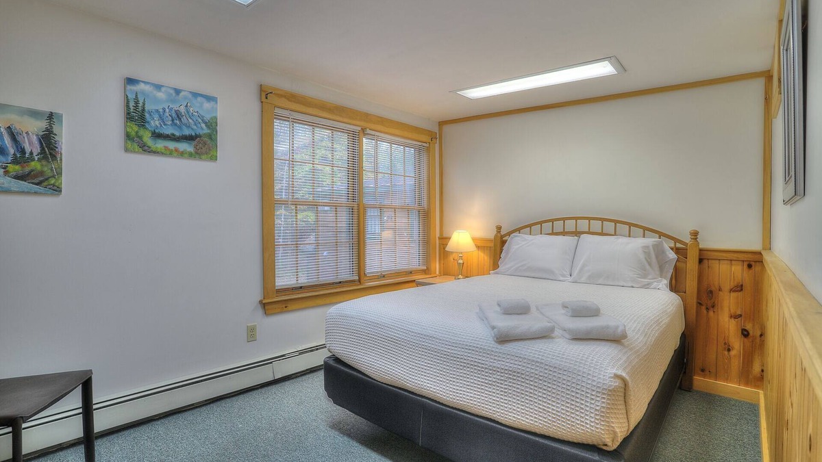 Oquossoc Hotel | Oquossoc Suite #7 | Upstairs Suite