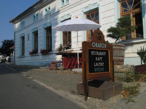 Lazanky Hotel | Orátor - restaurace a ubytování