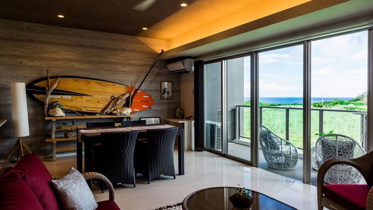Maeda Apartment | OR211 spacious living room The contrast between t - Ocean Resort Maeda Misaki 211/Kunigami-gun Okinawa